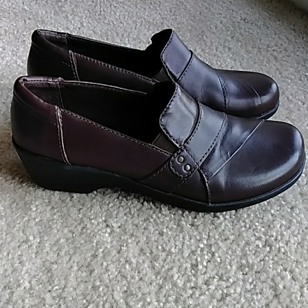 Clarks collection brown slip on dress shoes